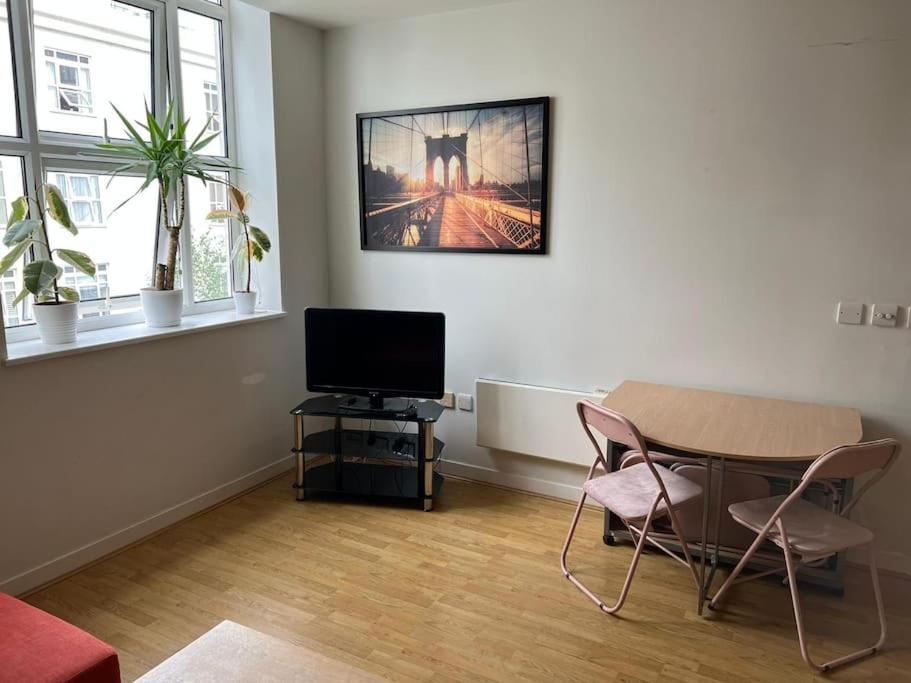 Stunning 2 Bed Flat! Centrally Located In London, Uk! Zewnętrze zdjęcie